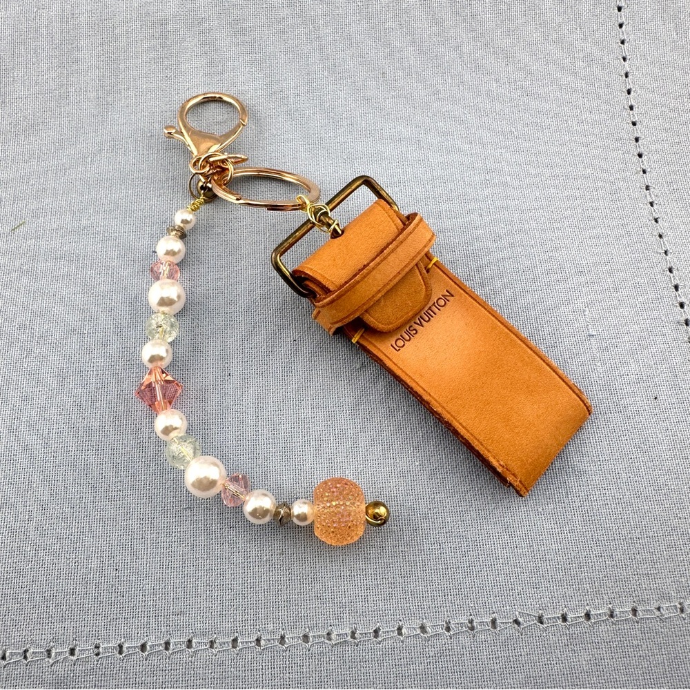 Louis Vuitton Tan Key Holder with Beaded Chain - Picture 1 of 5